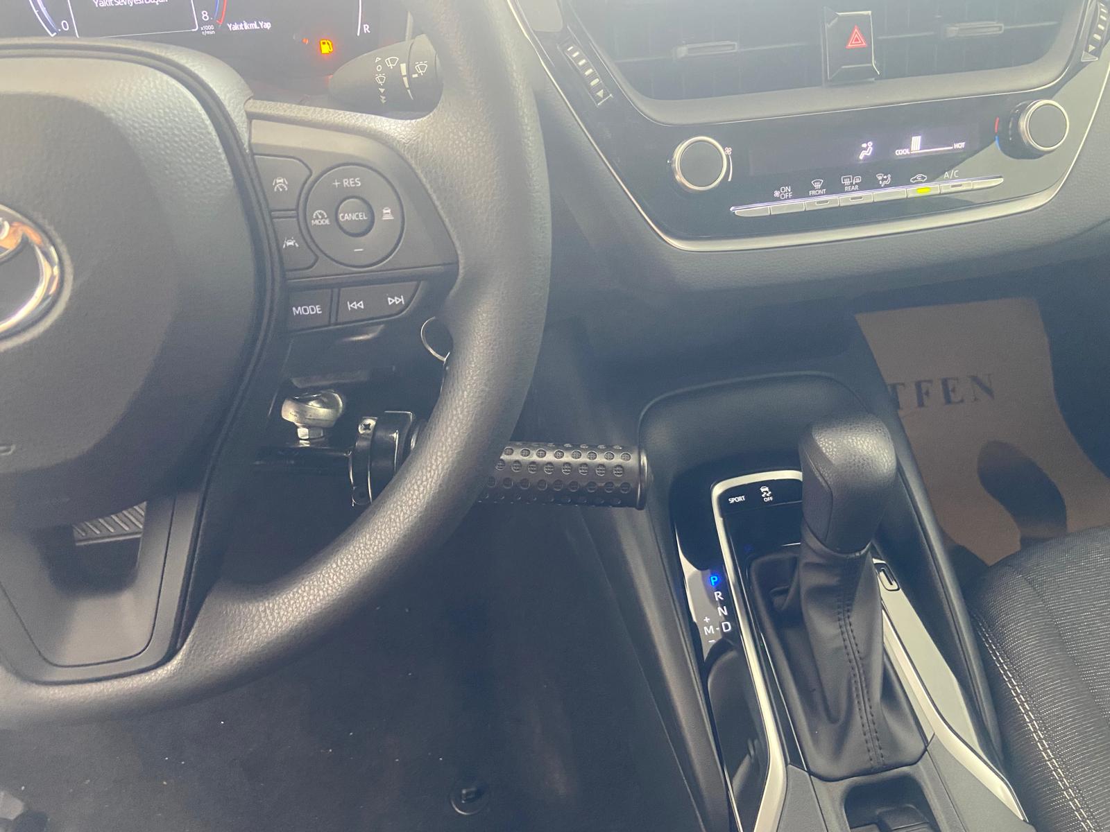 Sağ elden direksiyon altı gaz ve fren aparatı