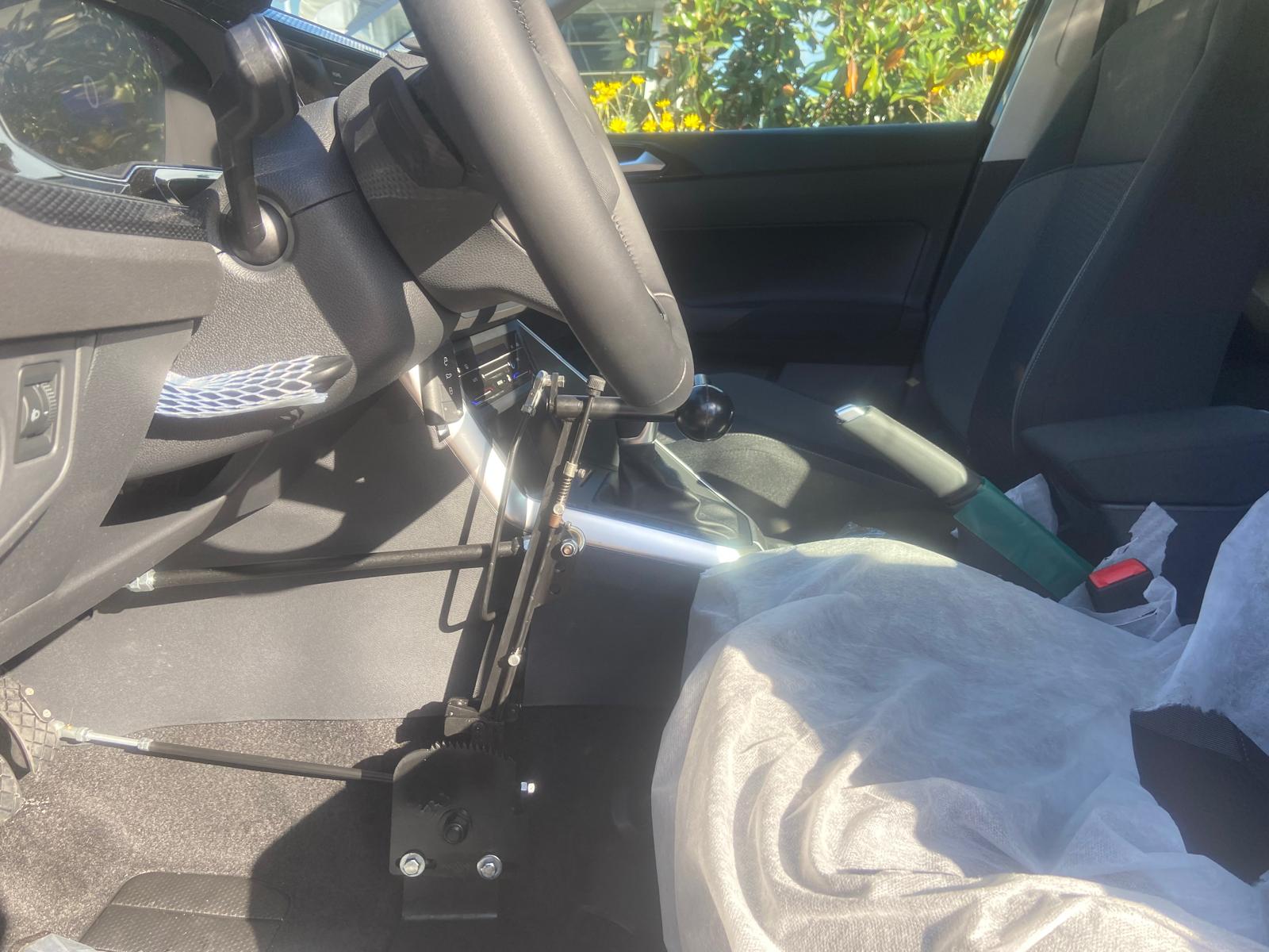 Sağ elden fren kitlemeli çevirmeli itmeli gaz fren aparatı